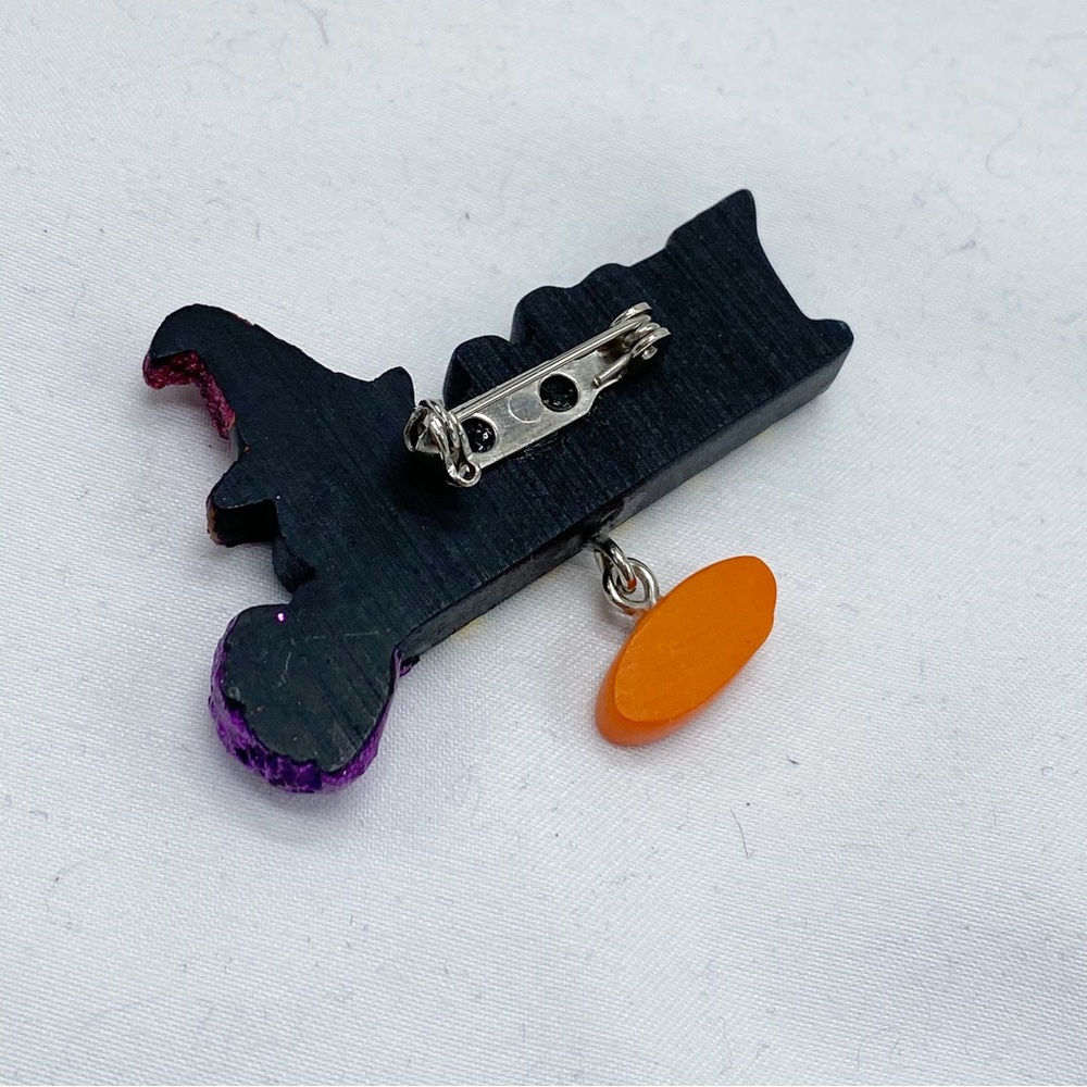 Vintage Halloween Witch Is In Broomstick Pin Brooch - Picture 2 of 2